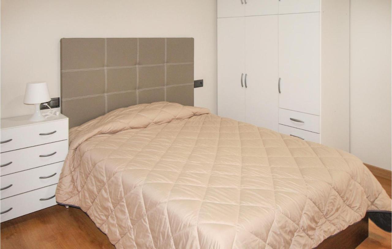 3 Bedroom Gorgeous Apartment In Аликанте Экстерьер фото