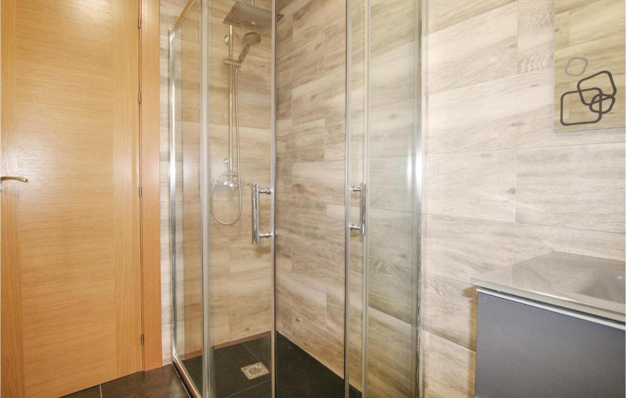 3 Bedroom Gorgeous Apartment In Аликанте Экстерьер фото