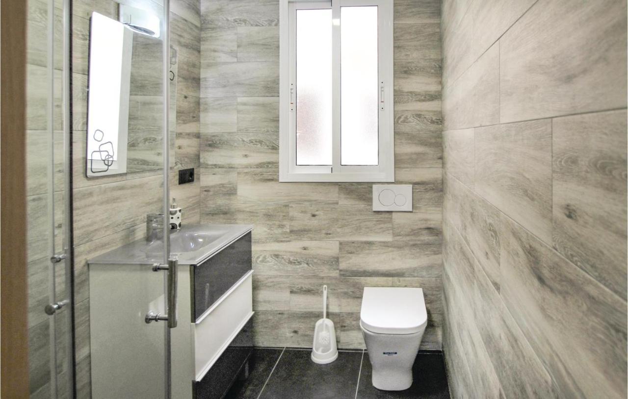 3 Bedroom Gorgeous Apartment In Аликанте Экстерьер фото
