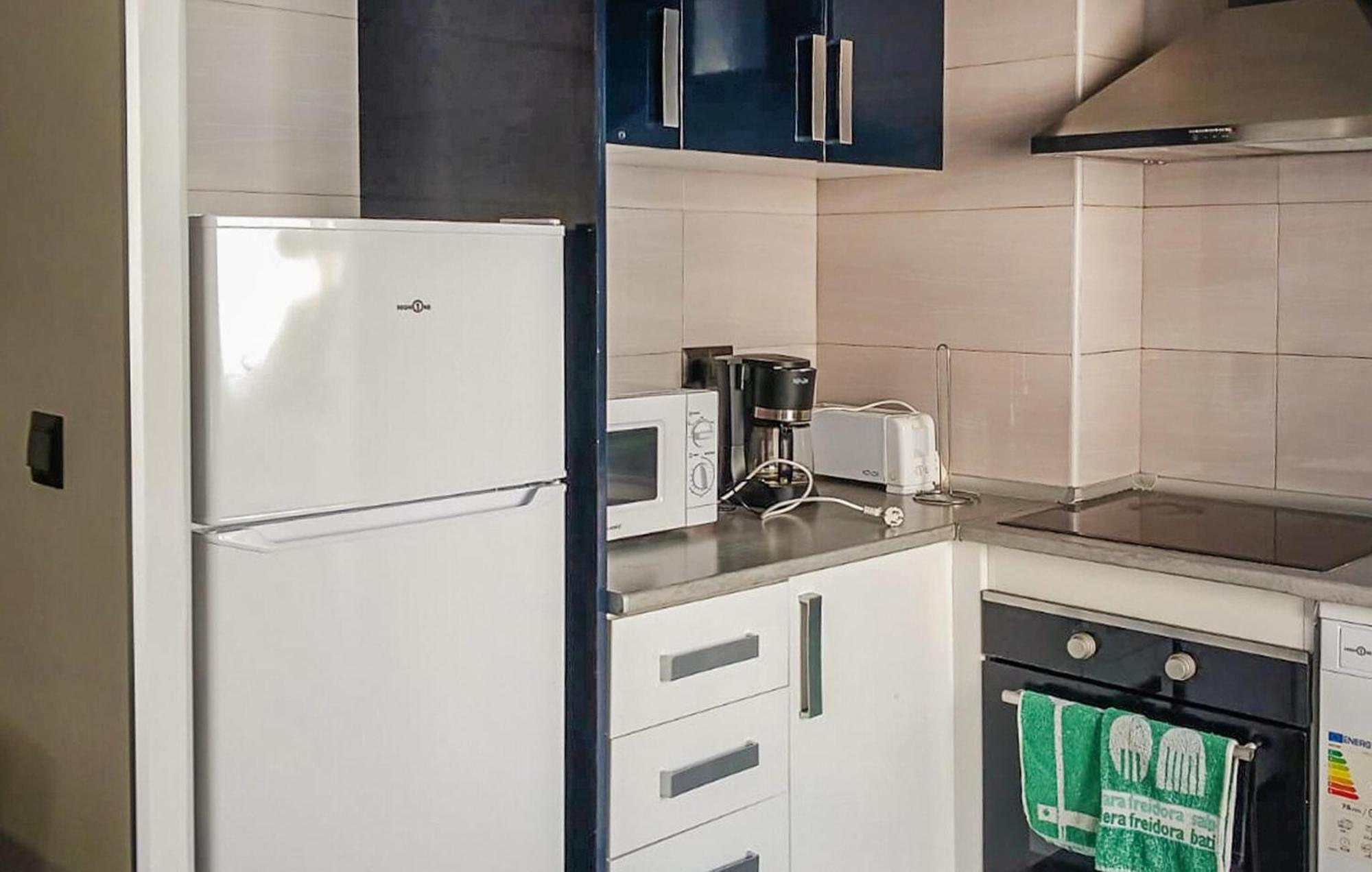 3 Bedroom Gorgeous Apartment In Аликанте Экстерьер фото